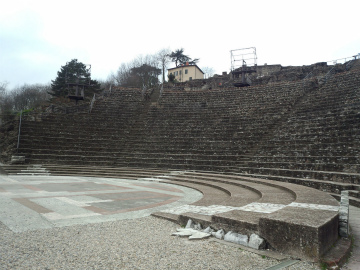東京～フランス・リヨン向けハンドキャリー2