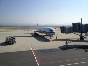 関西空港～上海向けハンドキャリー