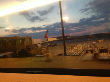 関西空港～タイ・バンコク向けハンドキャリー1