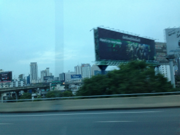 関西空港～タイ・バンコク向けハンドキャリー3