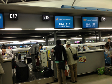 関西空港～ベトナム・ホーチミン向けハンドキャリー1