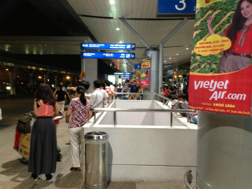 関西空港～ベトナム・ホーチミン向けハンドキャリー3