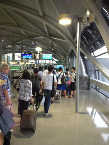 関西空港～ソウル郊外向けハンドキャリー