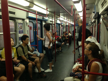 成田空港～イタリア・ローマ向けハンドキャリー2