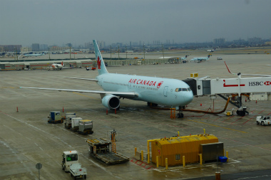 成田空港～カナダ・トロント向けハンドキャリー