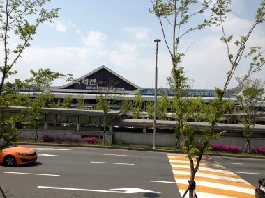 羽田空港～韓国・ソウル向けハンドキャリー