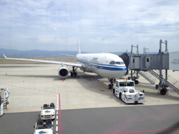 関西空港～中国・アモイ向けハンドキャリー