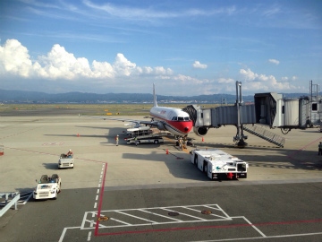 関西空港～中国・北京向けハンドキャリー