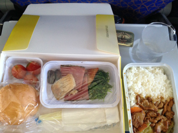 関西空港～中国・大連向けハンドキャリー