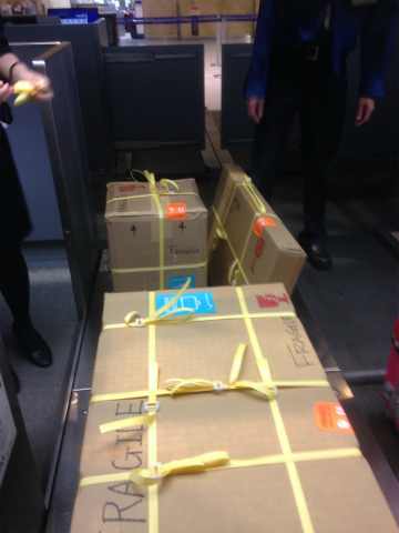 成田空港～インドネシア・ジャカルタ向けハンドキャリー1