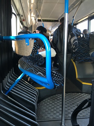 大阪空港～ハンガリー・ブダペスト向けハンドキャリー2