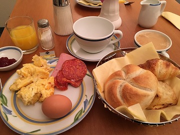 大阪空港～ハンガリー・ブダペスト向けハンドキャリー3