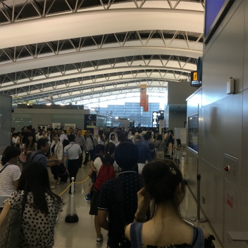 関西空港～ハンガリー・ブダペスト向けハンドキャリー1