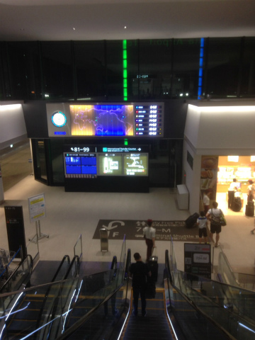 成田空港～スペイン・バルセロナ向けハンドキャリー1