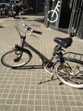 成田空港～スペイン・バルセロナ向けハンドキャリー3