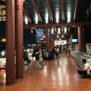 羽田空港～インドネシア・ジャカルタ向けハンドキャリー2