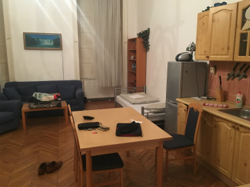 関西空港～ハンガリー・ブダペスト向けハンドキャリー2