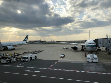 関西空港～香港空港向けハンドキャリー