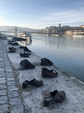 成田空港（NRT）～ハンガリー・ブダペスト（BUD）向けハンドキャリー3